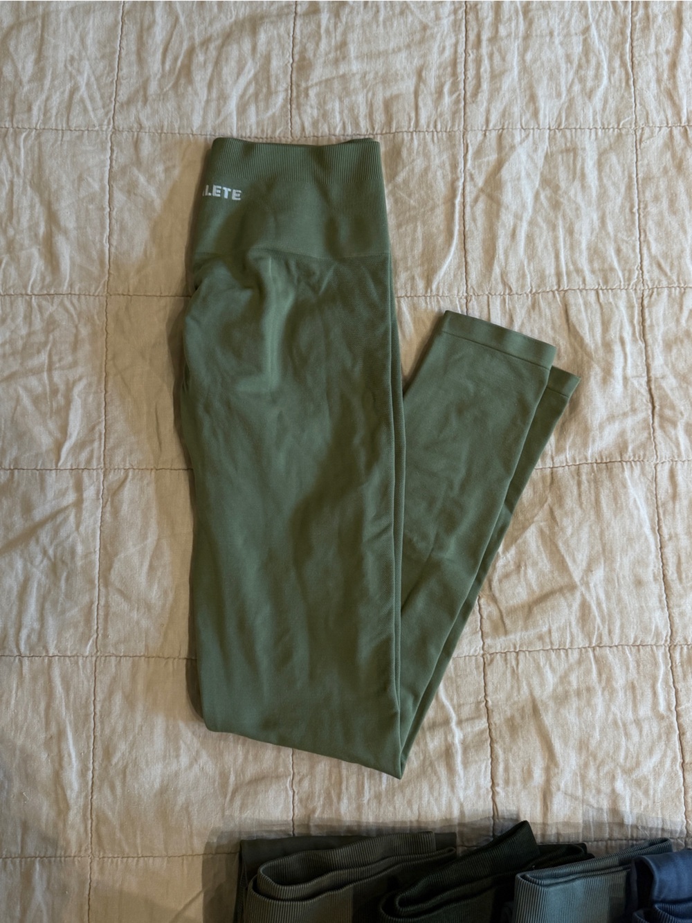 Alphalete Amplify Leggings Bundle – Women’s Medium - Picture 4 of 11